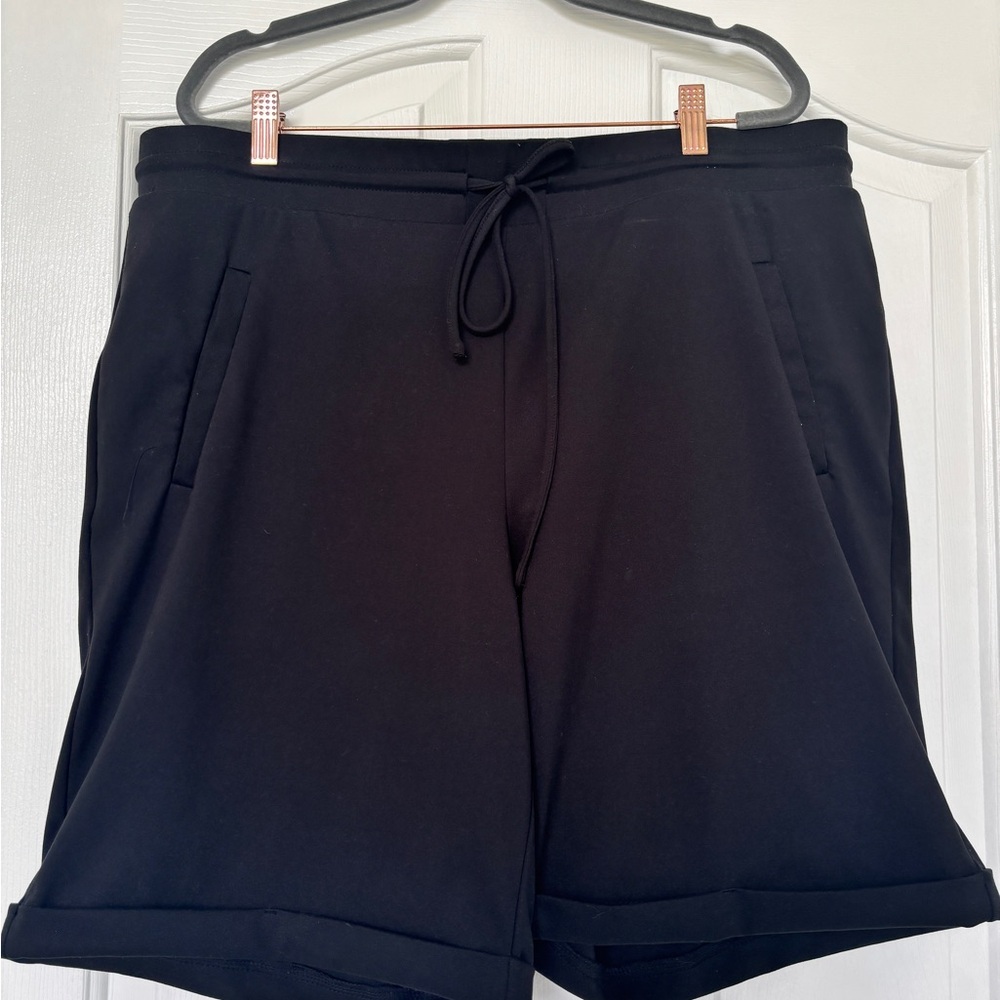 Everyday Athletic Drawstring Shorts in Black
